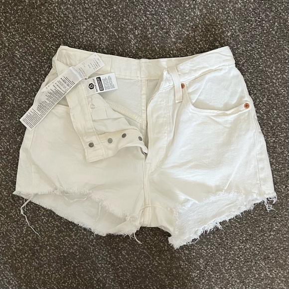 Levi’s 501 Shorts - Picture 2 of 3